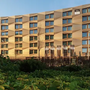 - The Niu, Crusoe Airport By Ihg Bremen